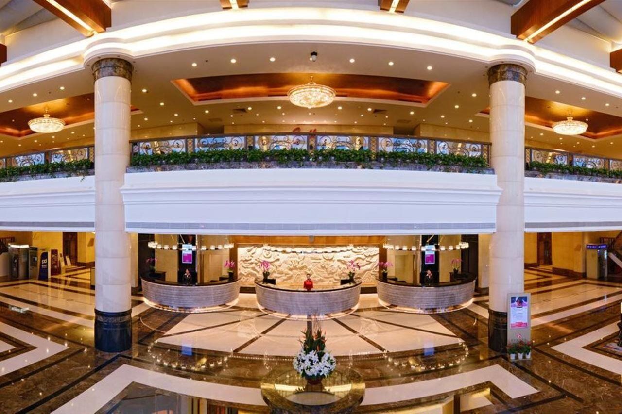 ホテル ラマダ プラザ シャンハイ プドン エアポート 上海市 エクステリア 写真